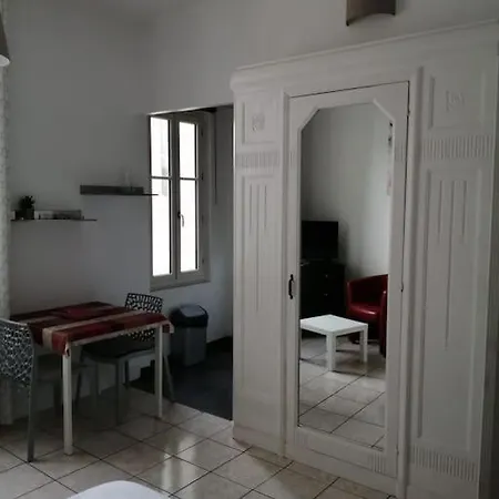 Apartamento Grand - 2 Etoiles - Studio Meuble Equipe